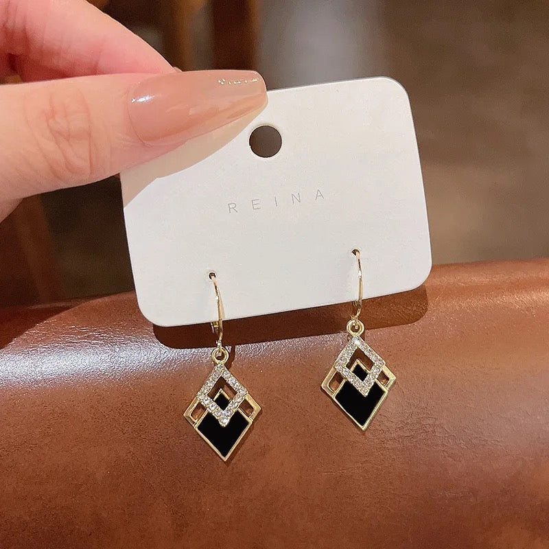 Amazing Korean Jewelry For Women (DESIGN 1547)