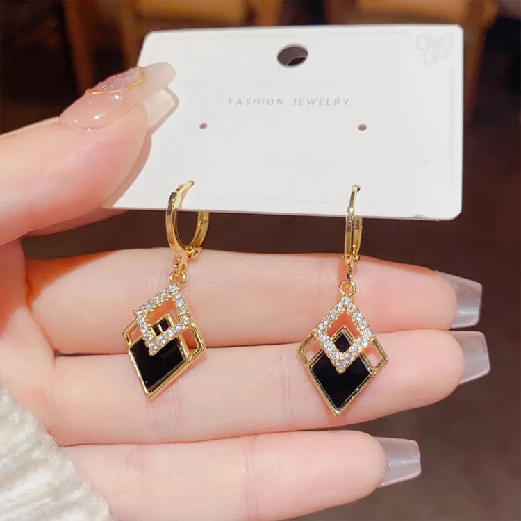 Amazing Korean Jewelry For Women (DESIGN 1547)