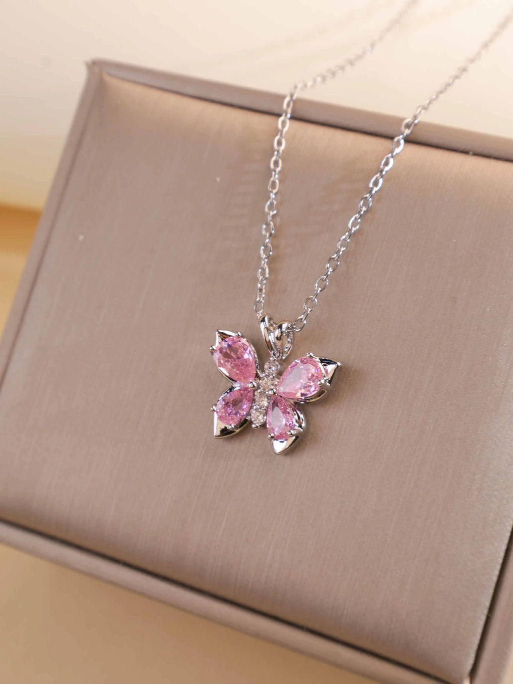 Amazing Korean Necklace For Women (DESIGN 4016)