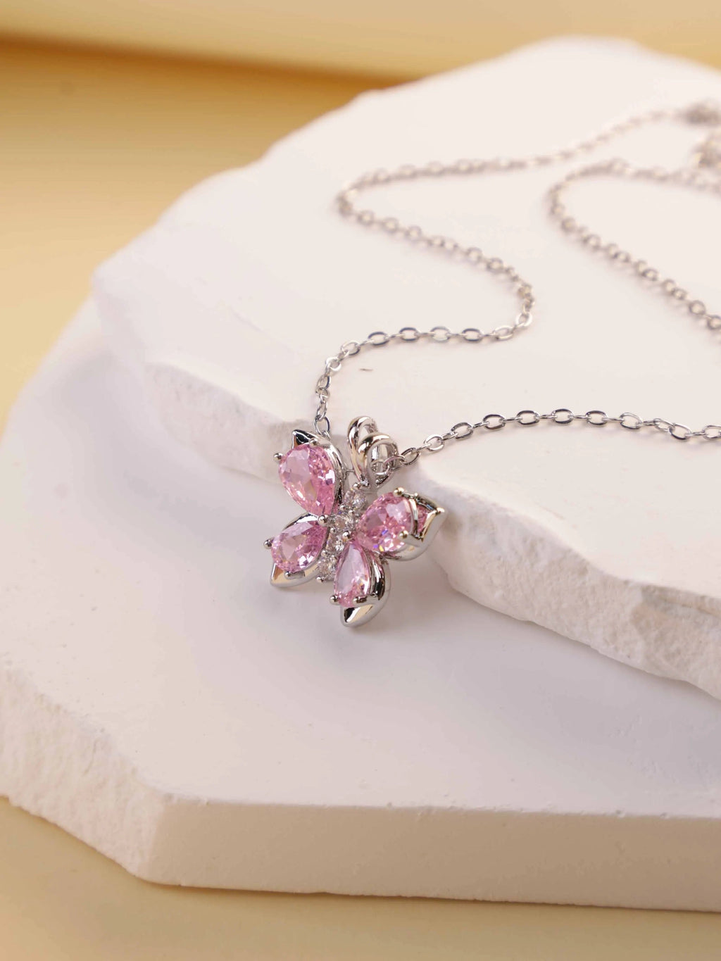 Amazing Korean Necklace For Women (DESIGN 4016)