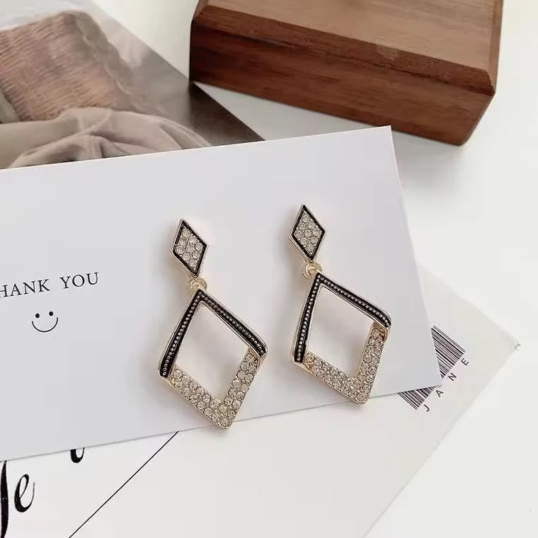 Amazing Korean Jewelry For Women (DESIGN 6576)