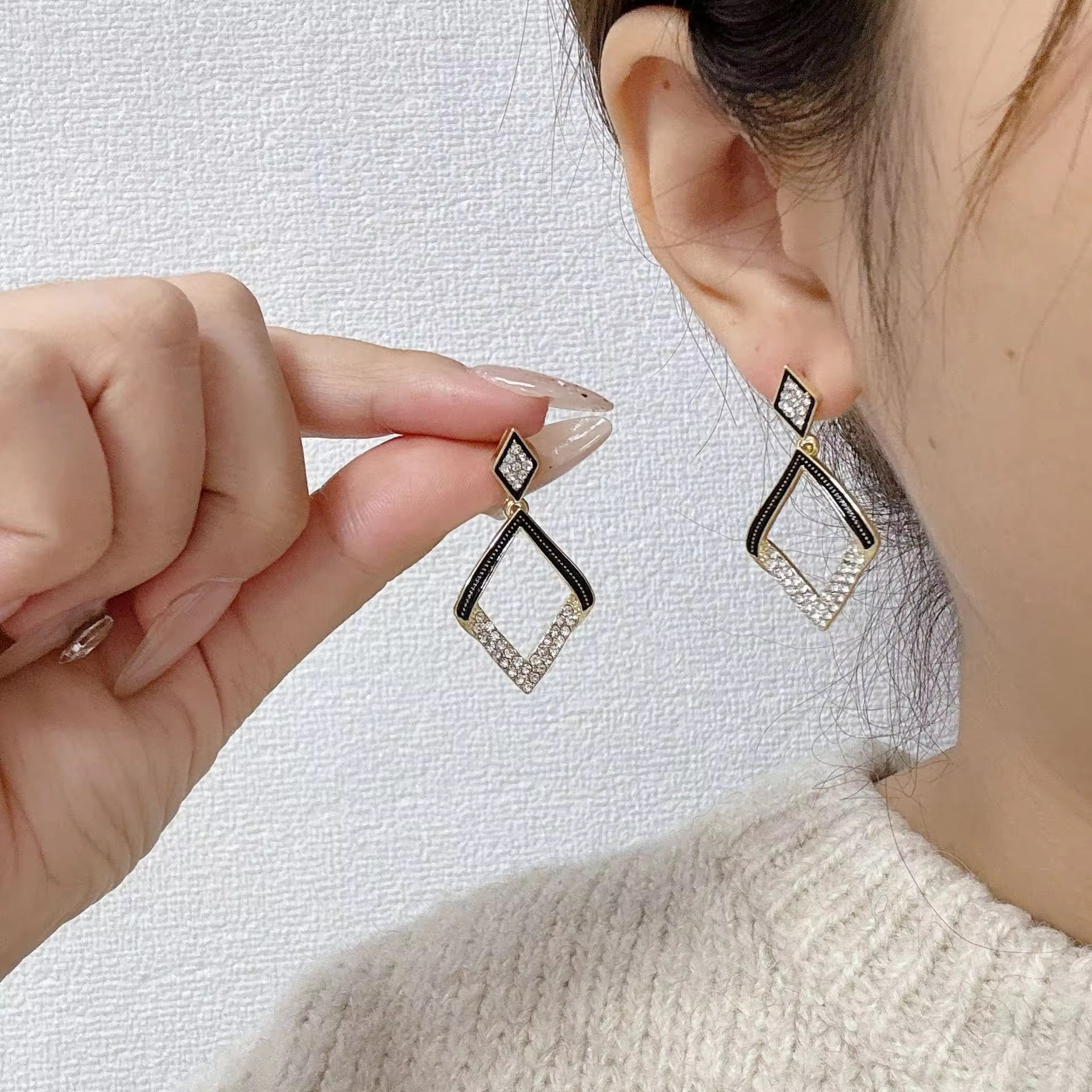 Amazing Korean Jewelry For Women (DESIGN 6576)