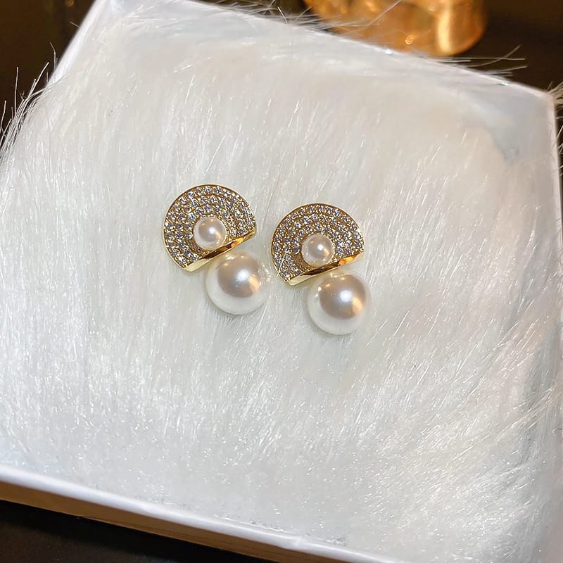 Golden Pearl Elegance Studs (DESIGN 1002)
