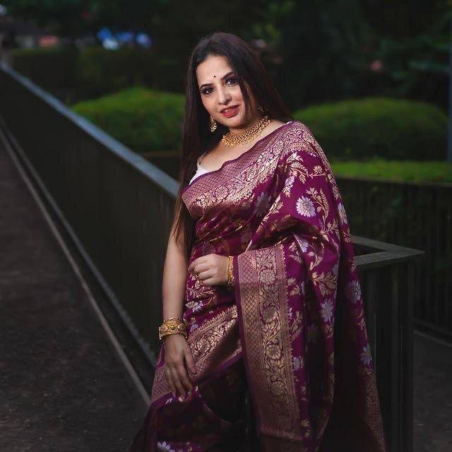 Shubh Lichi Slik Banarasi Saree