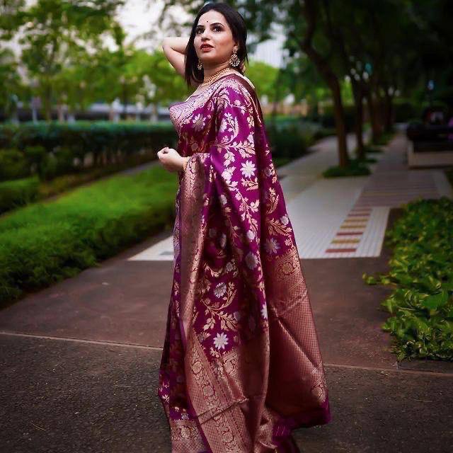 Shubh Lichi Slik Banarasi Saree