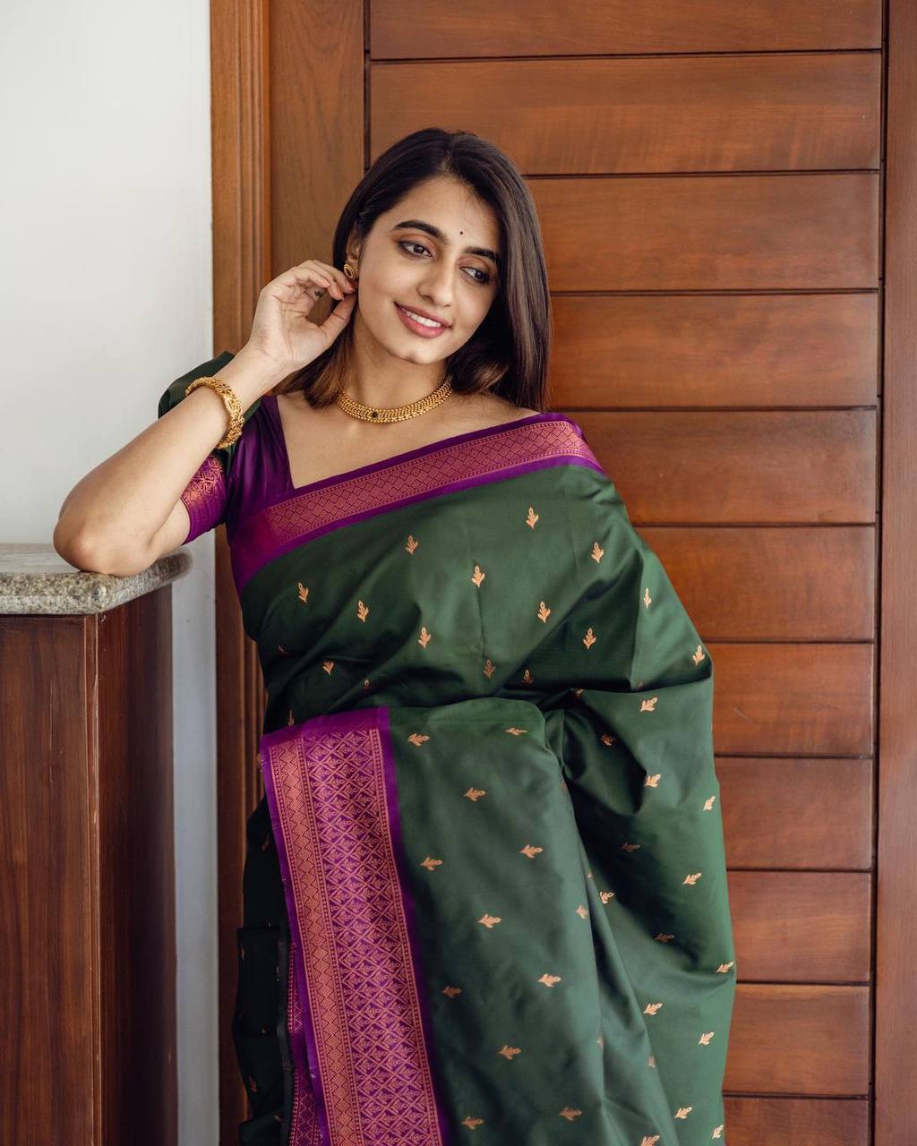 Shubh Lichi Slik Banarasi Saree