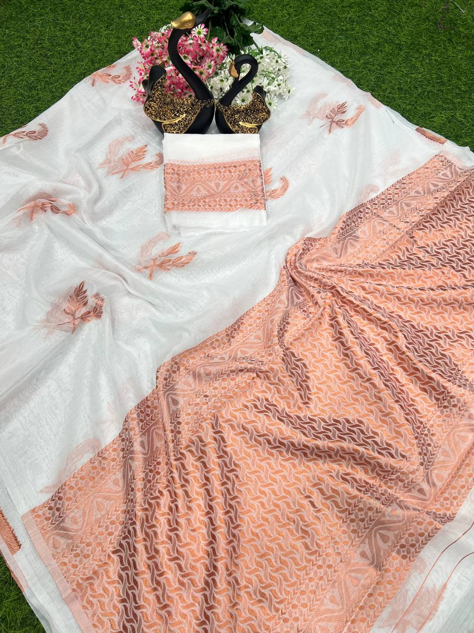 Shubh Lichi Slik Banarasi Saree